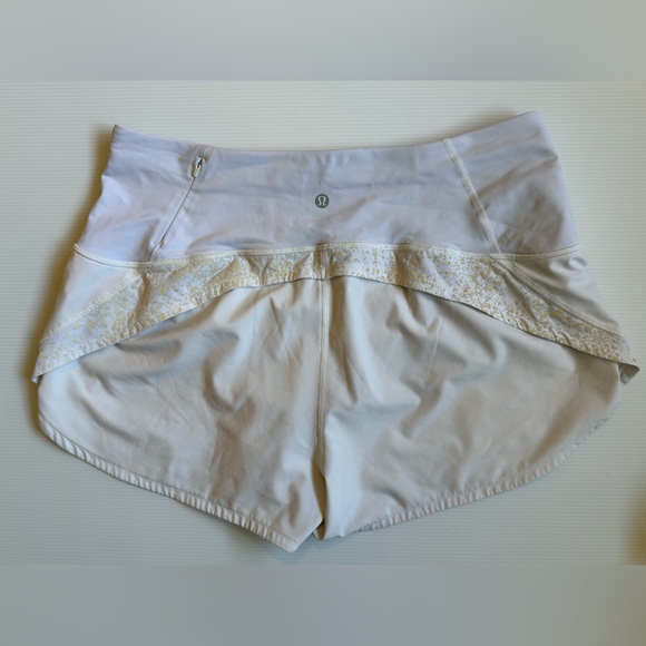 Lululemon Run The Line Short *Reflective 3" sz10 - Picture 3 of 7